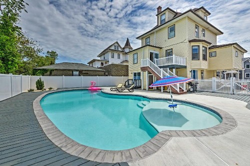 Seaside Wildwood Haven Walk to Boardwalk and Beach! - image 1