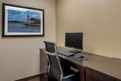 Comfort Inn & Suites Wildwood – The Villages - image 23