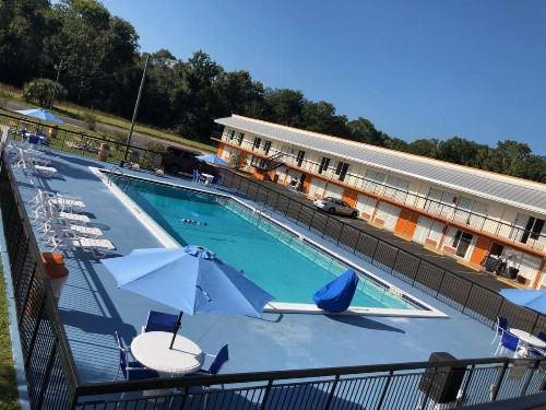 Days Inn by Wyndham Wildwood I-75 - image 22