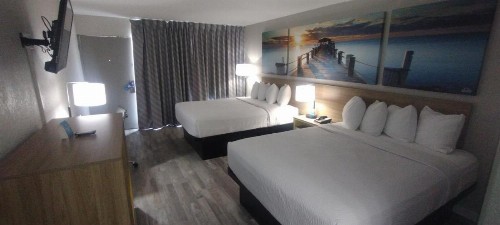 Days Inn by Wyndham Wildwood I-75 - image 27