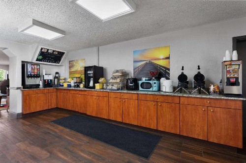 Days Inn by Wyndham Wildwood I-75 - image 38