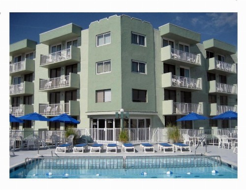 Diplomat Beach Club