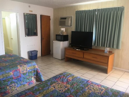Skylark Resort Motel - image 9