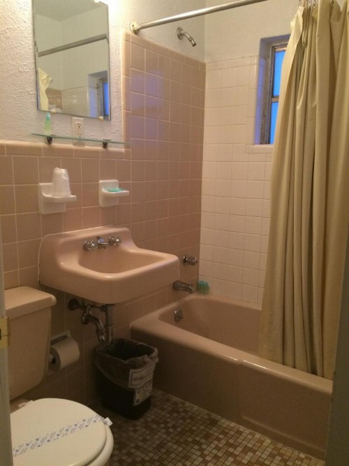 Royal Court Motel - image 31