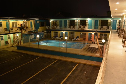 Royal Court Motel - image 36