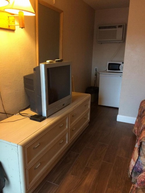 Royal Court Motel - image 46