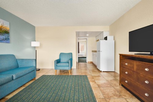 Days Inn & Suites by Wyndham Wildwood - image 12