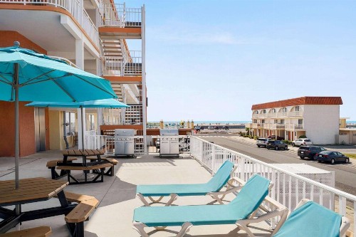 Days Inn & Suites by Wyndham Wildwood - image 17