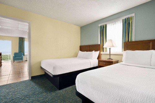 Days Inn & Suites by Wyndham Wildwood - image 2