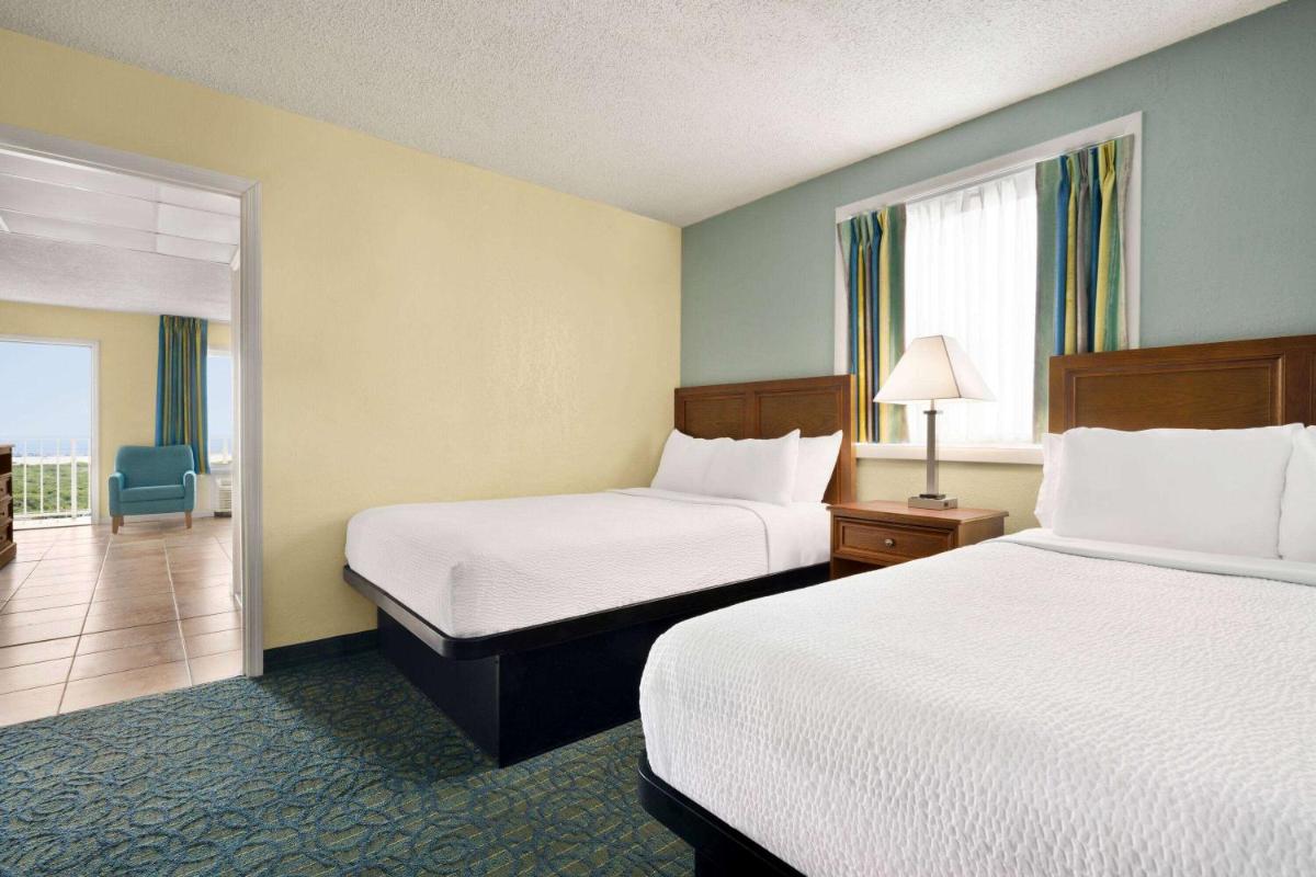 Days Inn & Suites by Wyndham Wildwood - image 2