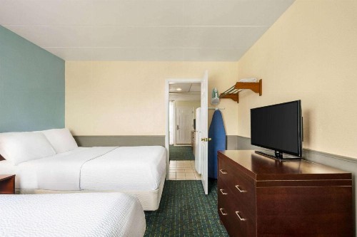 Days Inn & Suites by Wyndham Wildwood - image 23