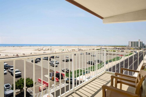 Days Inn & Suites by Wyndham Wildwood - image 8