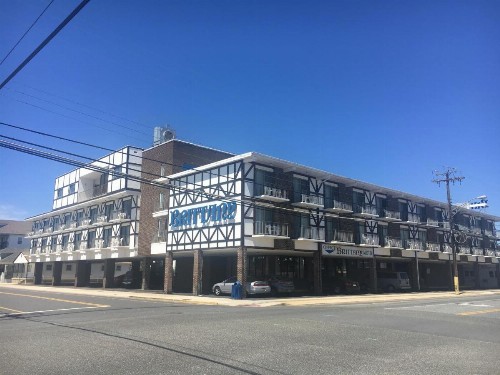 Brittany Motel - image 13