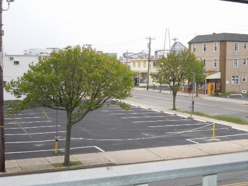 Brittany Motel - image 17