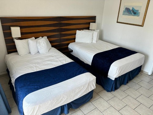 Brittany Motel - image 19