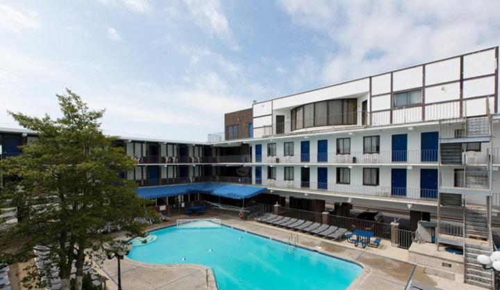 Brittany Motel - image 6