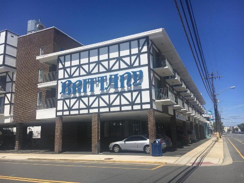 Brittany Motel - image 7