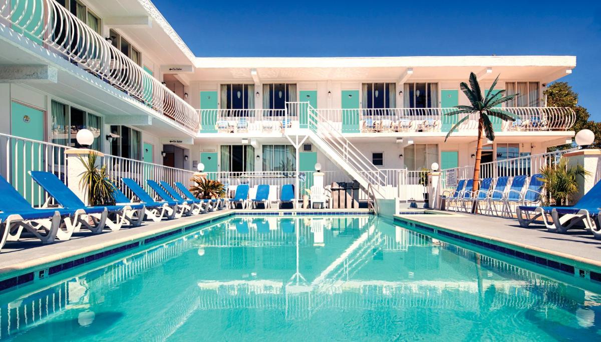 Daytona Inn and Suites - main image