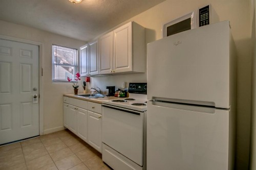Daytona Inn and Suites - image 11