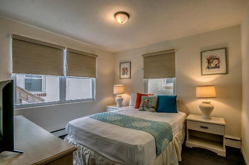 Daytona Inn and Suites - image 21