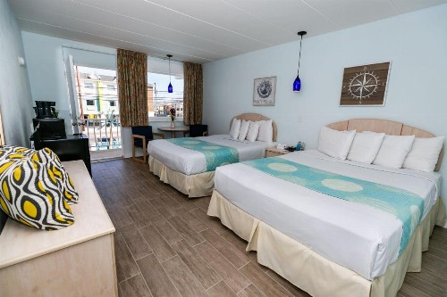 Daytona Inn and Suites - image 31