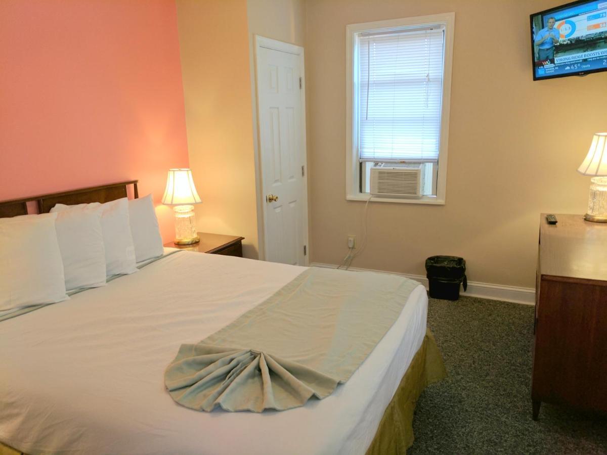 Key West Hotel - image 2