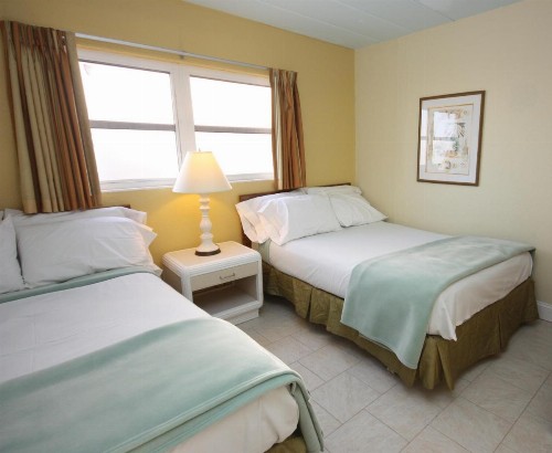Quebec Motel - image 10