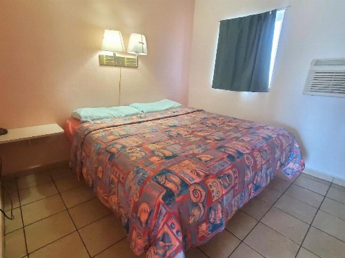 Caprice Motel - Wildwood - image 13