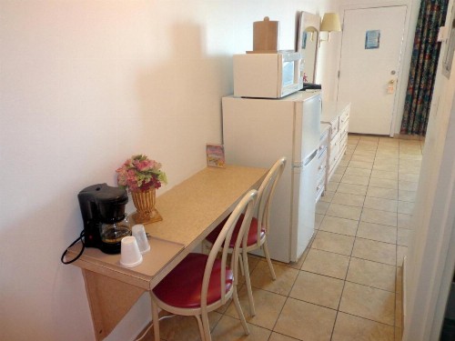 Caprice Motel - Wildwood - image 2