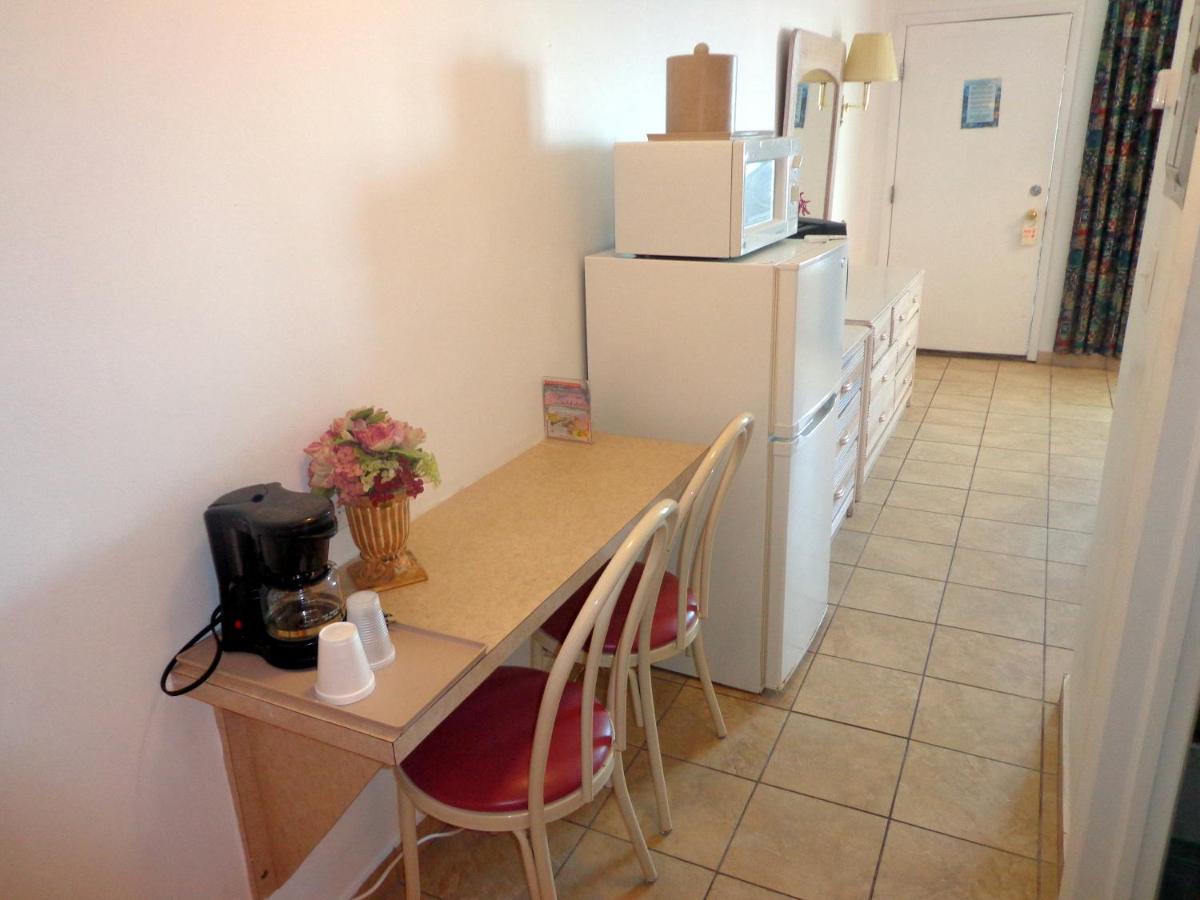 Caprice Motel - Wildwood - image 2