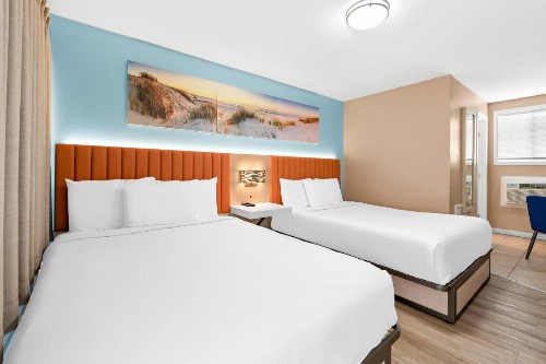Mango Motel - image 12