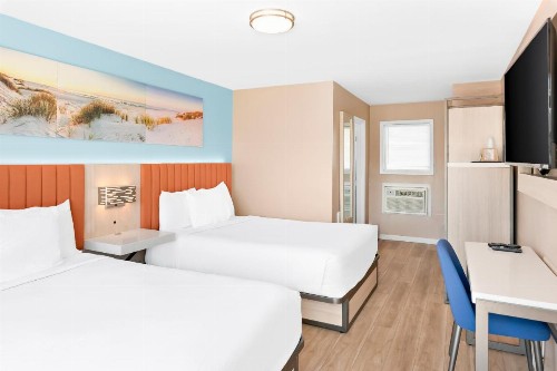 Mango Motel - image 5