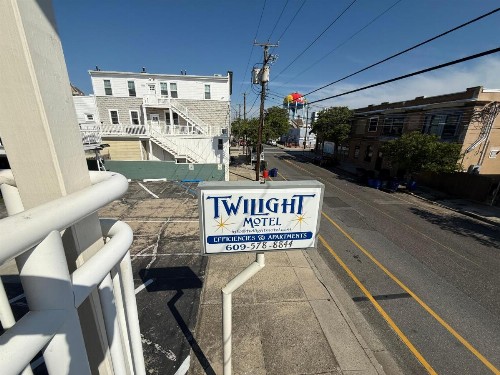 Twilight Motel - image 22