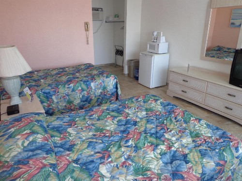 Quarterdeck Motel - image 14
