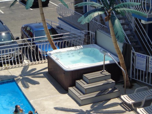 Quarterdeck Motel - image 5