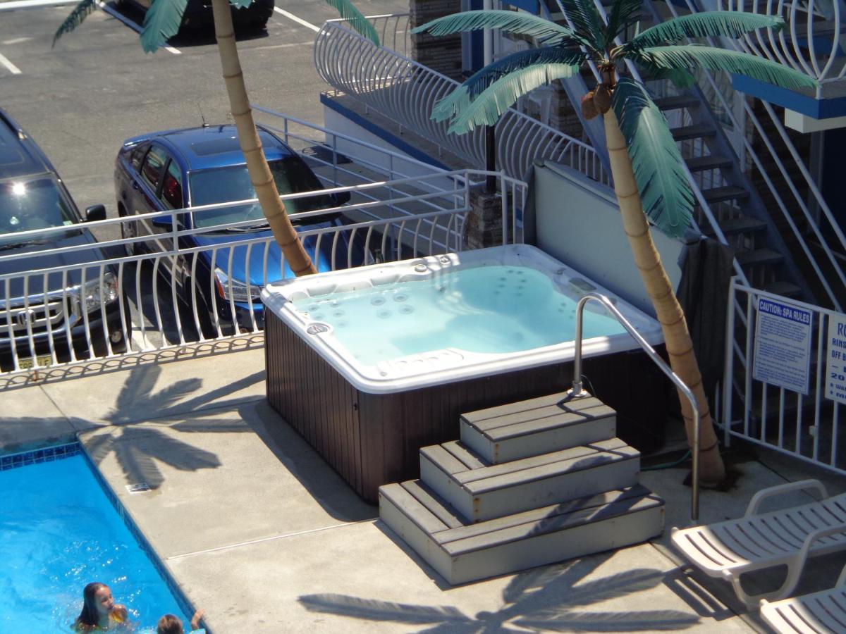 Quarterdeck Motel - image 5