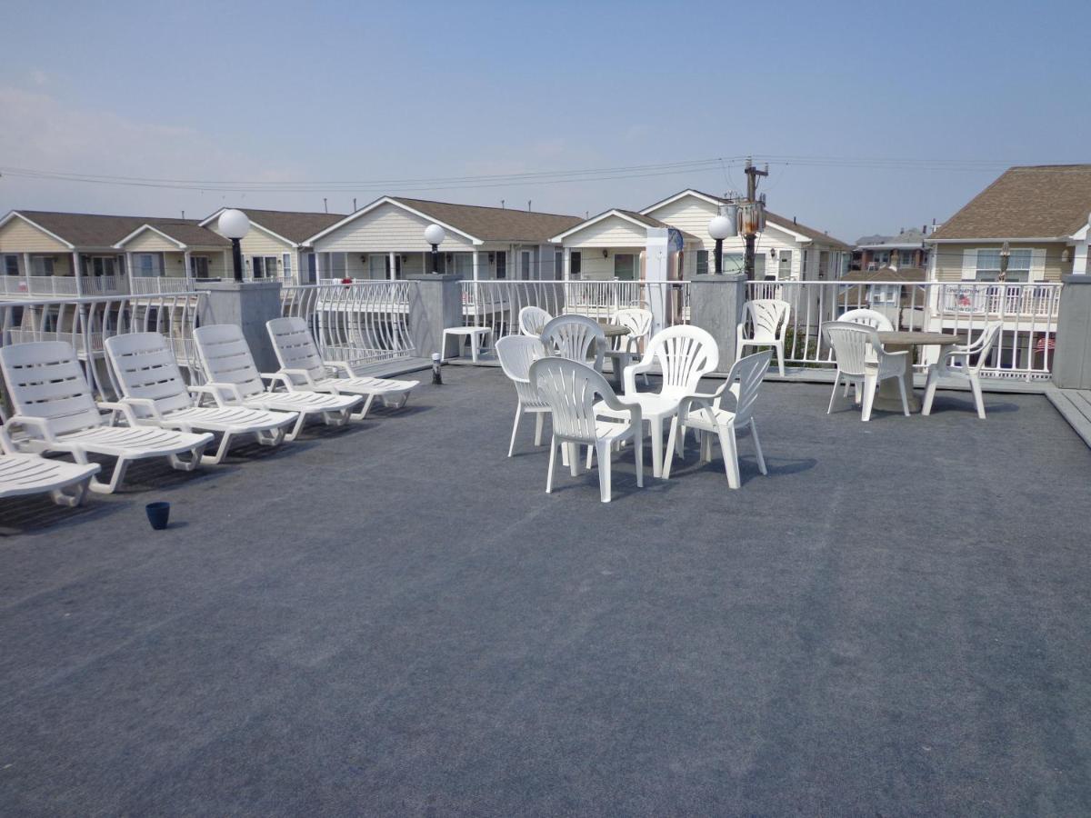Quarterdeck Motel - image 7