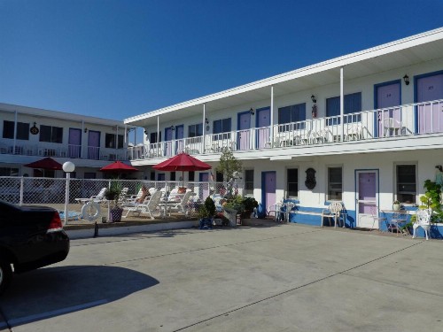 Fountain Motel - image 15