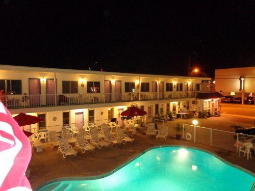 Fountain Motel - image 29
