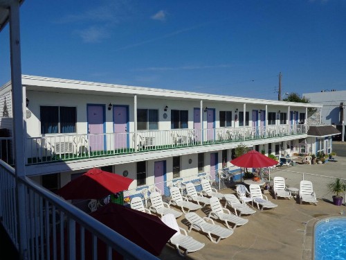 Fountain Motel - image 32