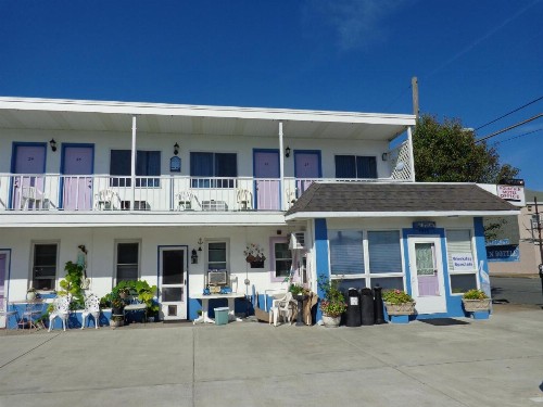 Fountain Motel - image 6