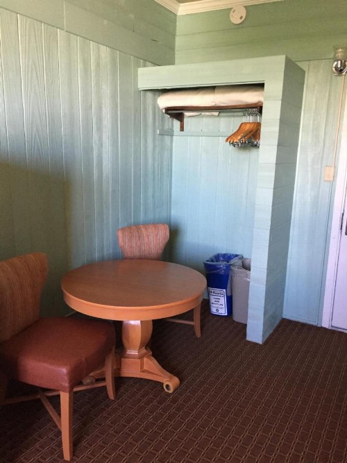 Dolphin Inn - image 49