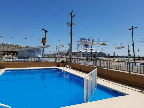 Newport Beach Resort - image 5