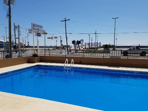 Newport Beach Resort - image 6