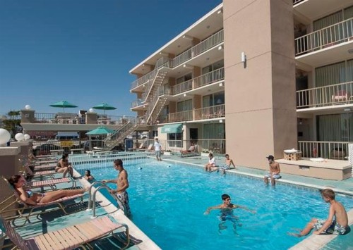 Aquarius Oceanfront Inn - image 13