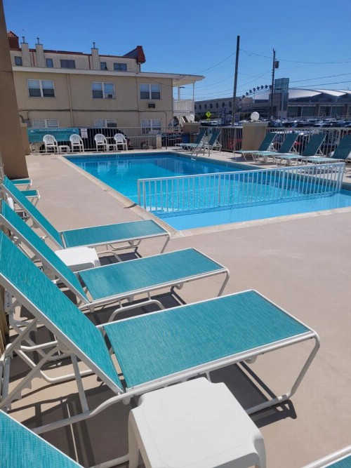 Aquarius Oceanfront Inn - image 16