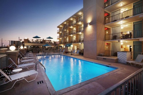 Aquarius Oceanfront Inn - image 18