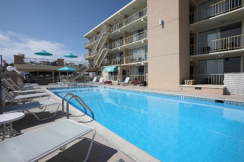 Aquarius Oceanfront Inn - image 20