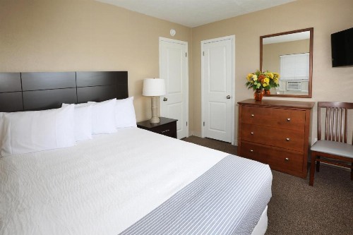 Aquarius Oceanfront Inn - image 5