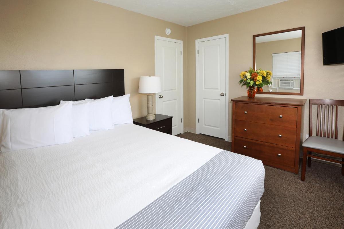 Aquarius Oceanfront Inn - image 5